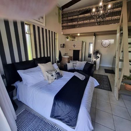 Angel 8 Airbnb Apartment 2 Robertson Luaran gambar