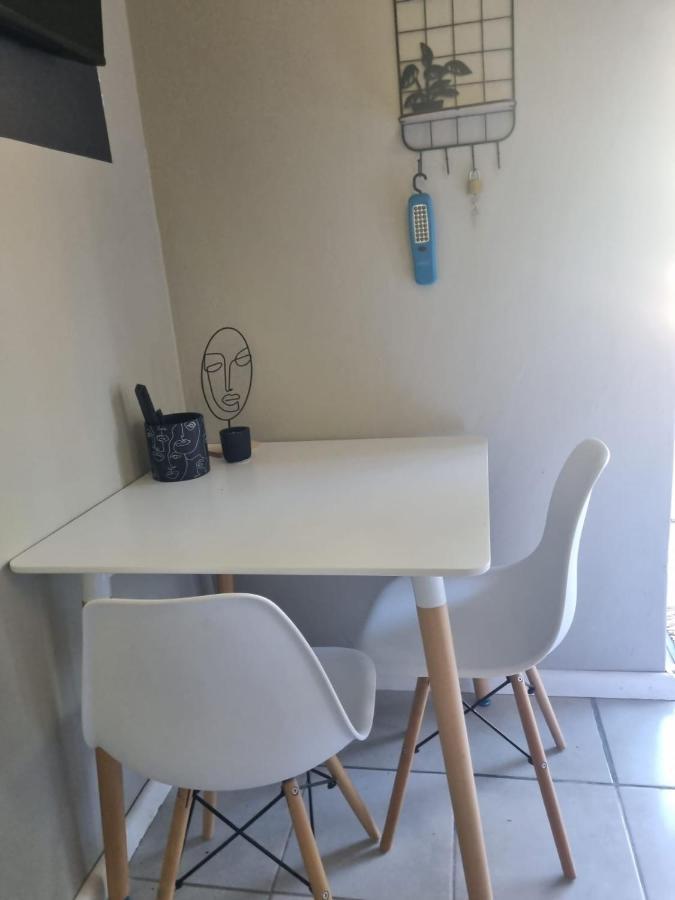 Angel 8 Airbnb Apartment 2 Robertson Luaran gambar